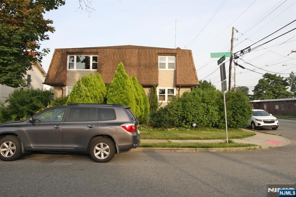 66 Strangeway Terrace,Clifton, NJ 07011