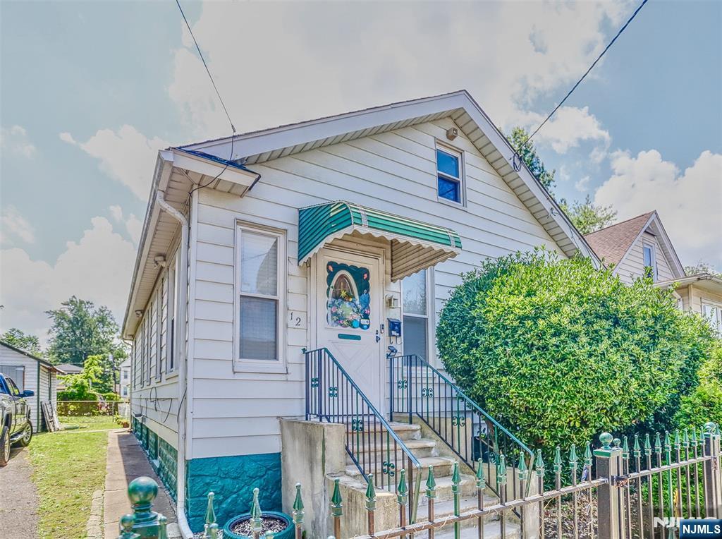 10-12 Medbourne Avenue,Irvington, NJ 07111