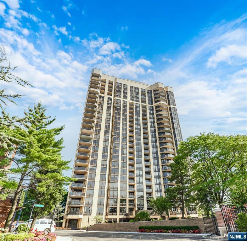 900 Palisade Avenue,Fort Lee, NJ 07024