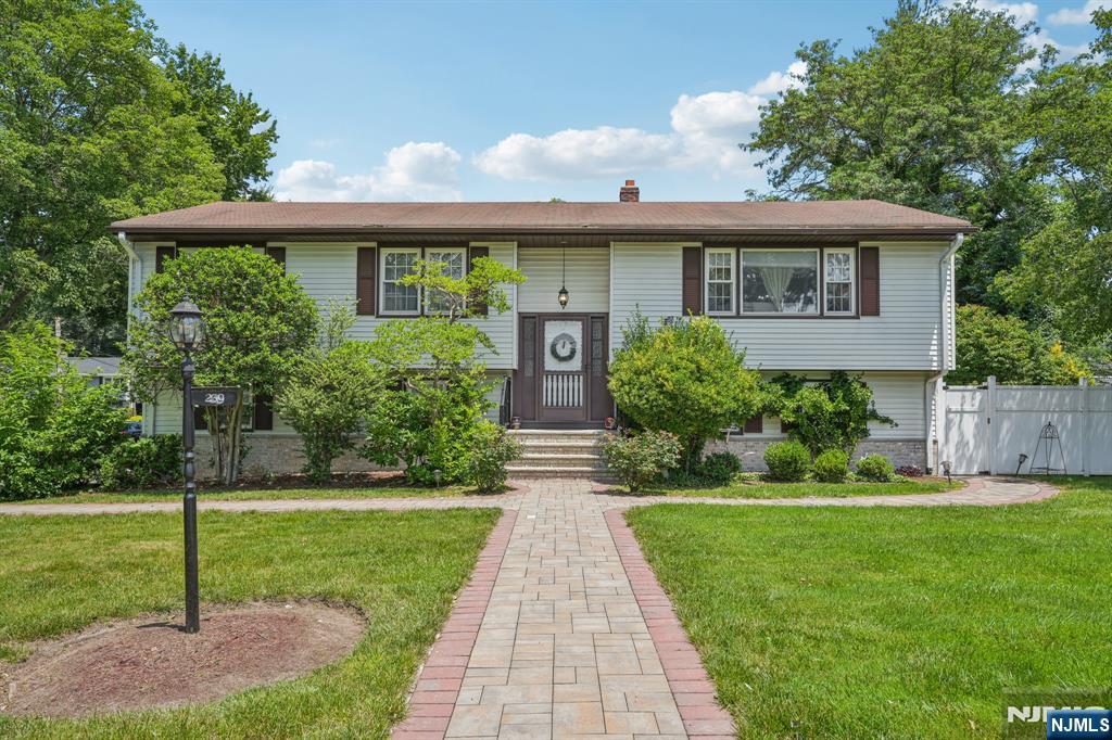 239 Homestead Road,Paramus, NJ 07652
