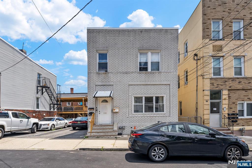 168 Westminster Place,Lodi, NJ 07644