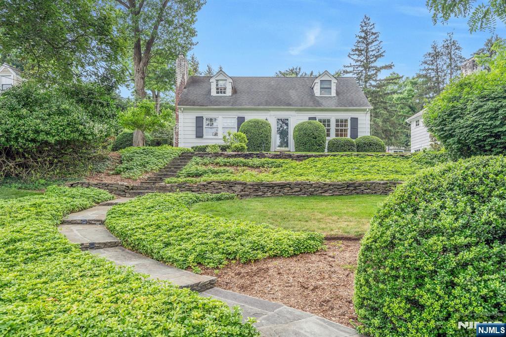 17 Crescent Place,Ho-Ho-Kus, NJ 07423