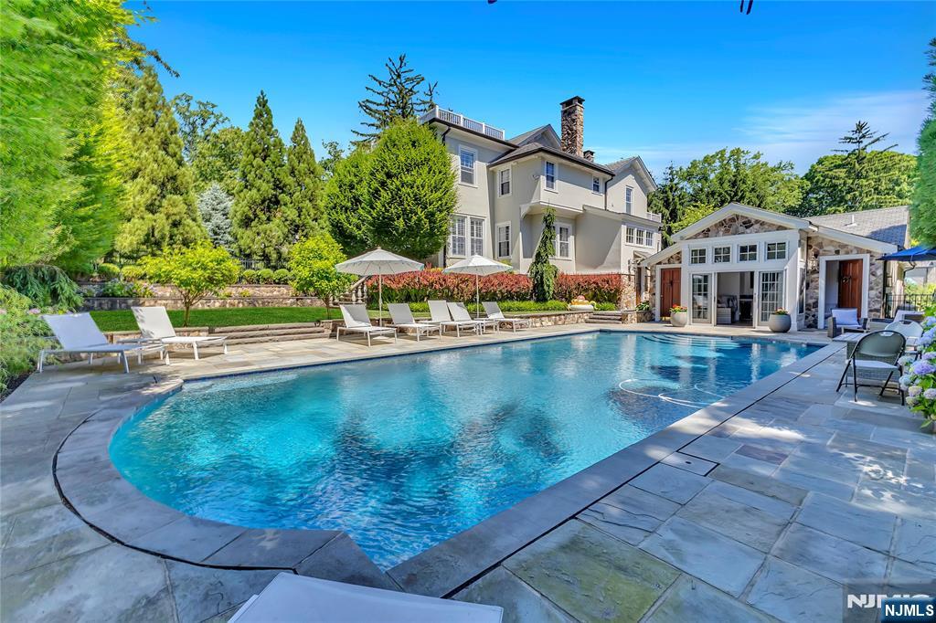65 S Mountain Avenue,Montclair, NJ 07042