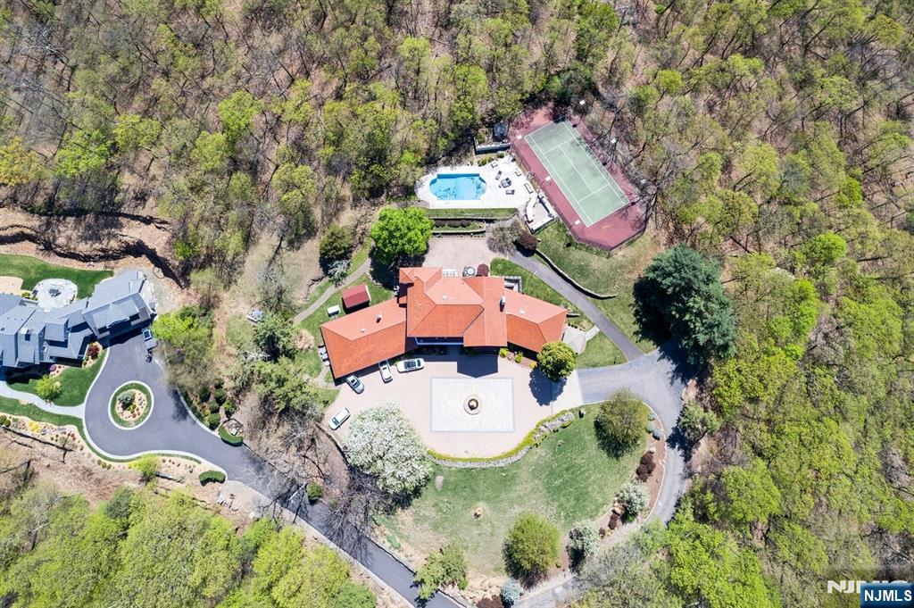 912 Cherokee Lane,Franklin Lakes, NJ 07417
