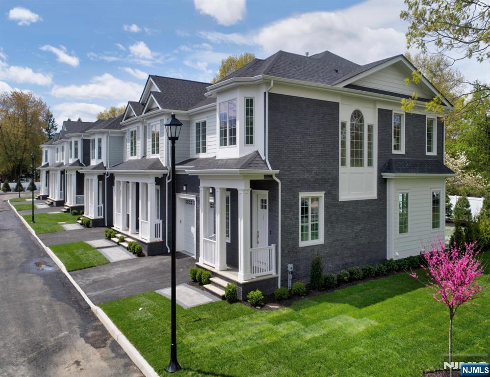 23 Gabriel Court,Paramus, NJ 07652