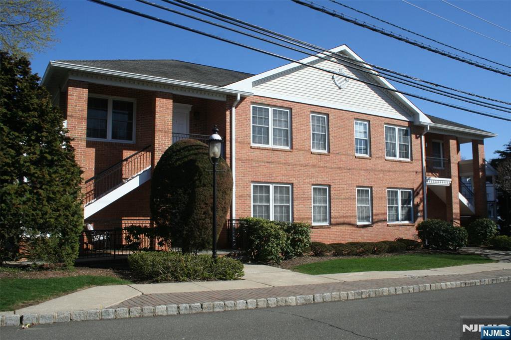 16 Maple Avenue,Park Ridge, NJ 07656