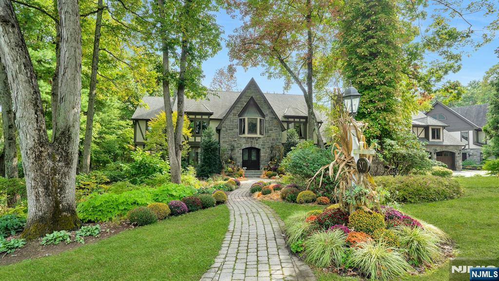 307 Freemans Lane,Franklin Lakes, NJ 07417