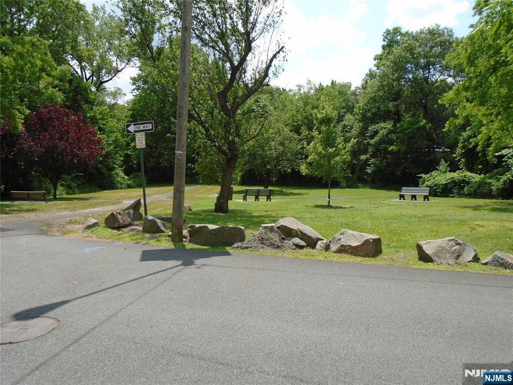 1 Wall ,Fort Lee, NJ 07024