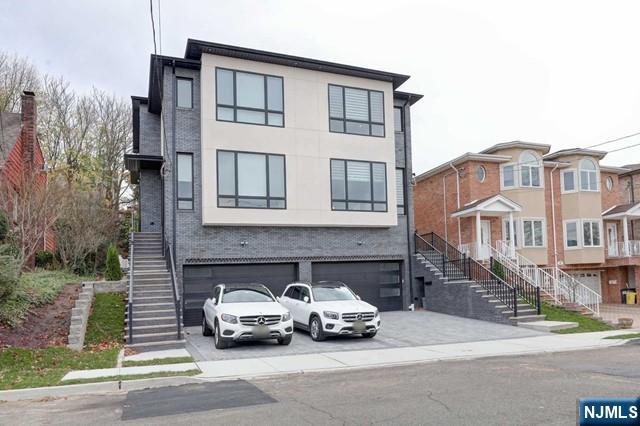 524 Roff Avenue,Palisades Park, NJ 07650