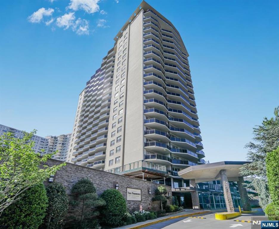 2077 Center Avenue,Fort Lee, NJ 07024