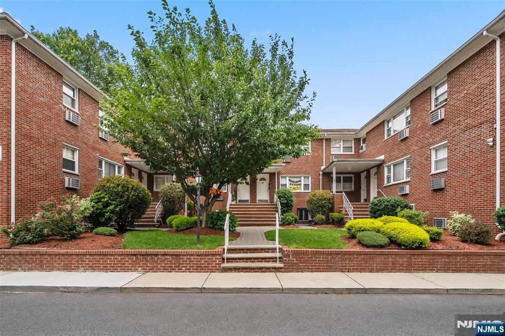 201 Oakdene Place,Cliffside Park, NJ 07010