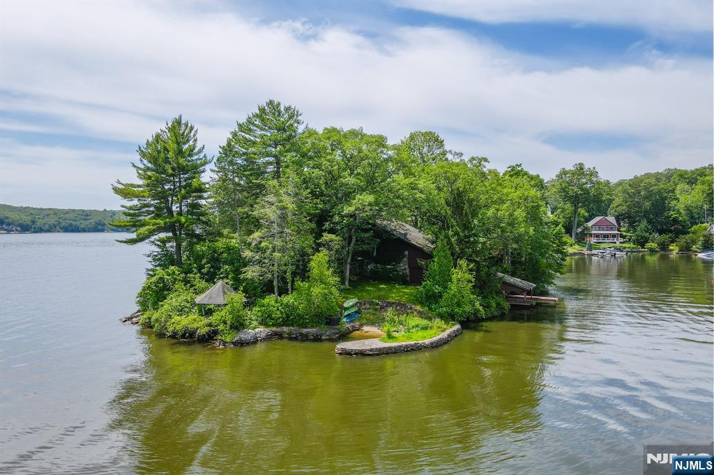 68 Rocky Point Road,West Milford, NJ 07421