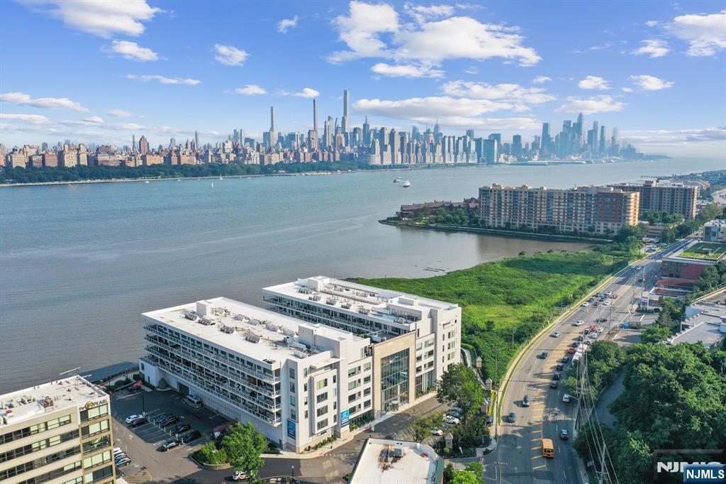 3 Somerset Lane,Edgewater, NJ 07020