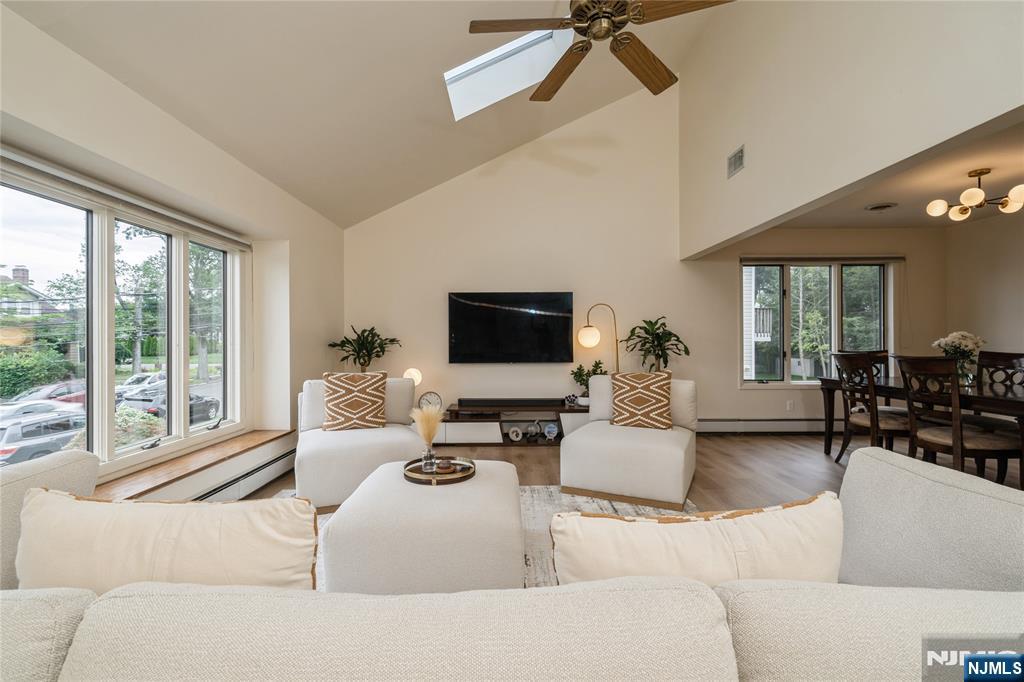 66 Florence Place,Elmwood Park, NJ 07407