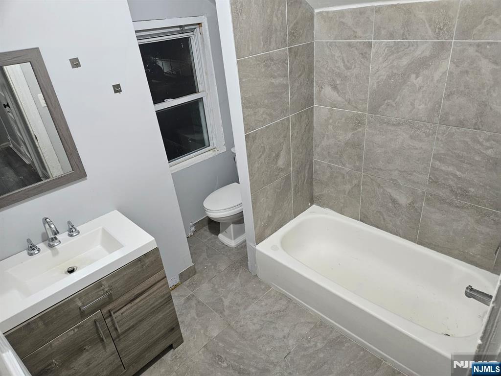 467 Park Avenue,East Orange, NJ 07017