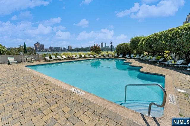 200 Grand Cove Way,Edgewater, NJ 07020