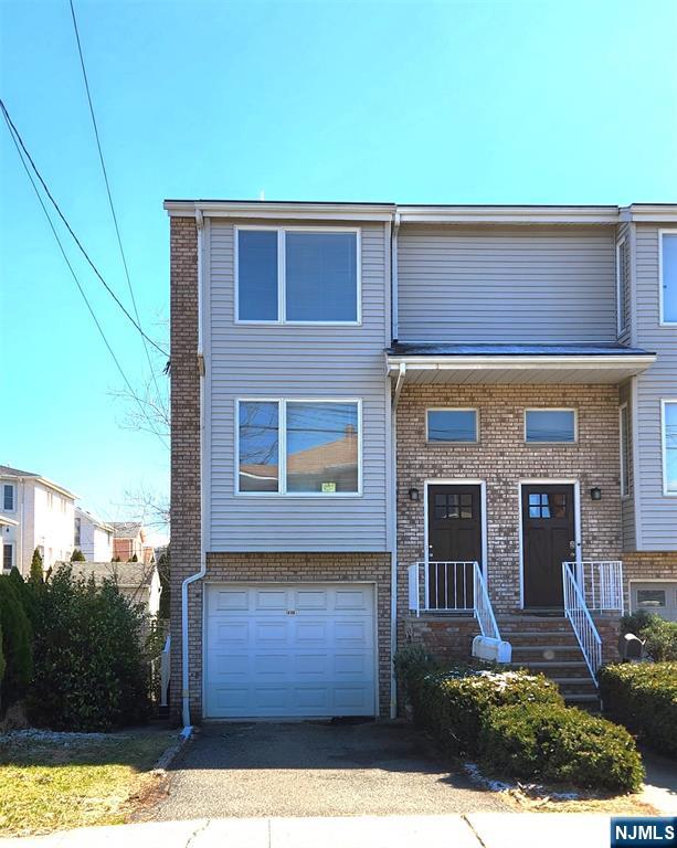 2422 Leighton Street,Fort Lee, NJ 07024