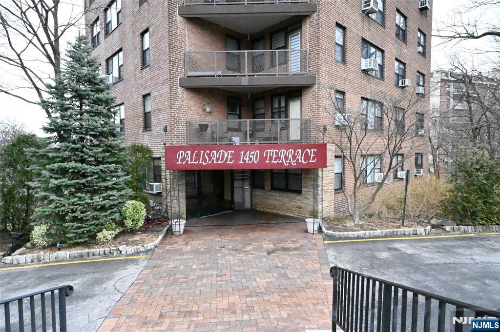 1450 palisade Avenue,Fort Lee, NJ 07024