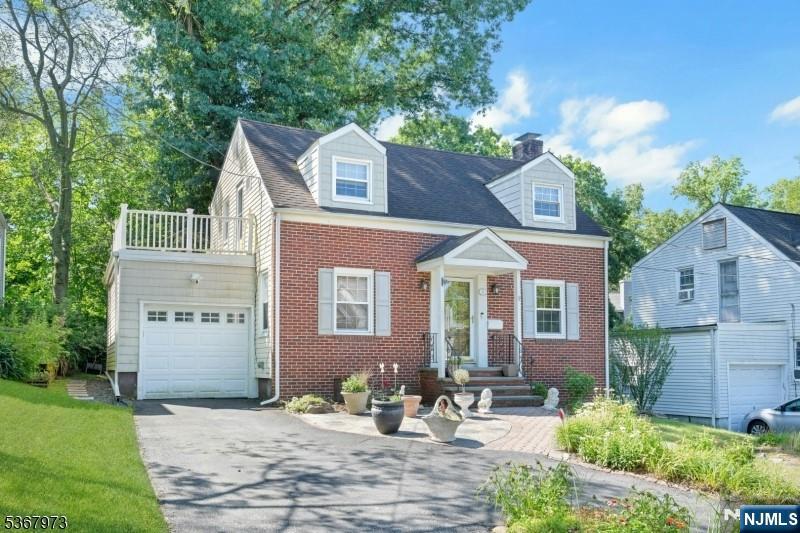 8 Roosevelt Terrace,Livingston, NJ 07039