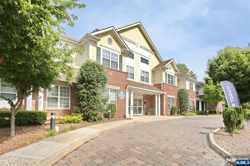 187 Paterson Avenue,Midland Park, NJ 07432