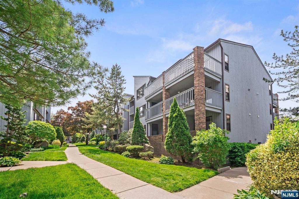 1483 John Street,Fort Lee, NJ 07024