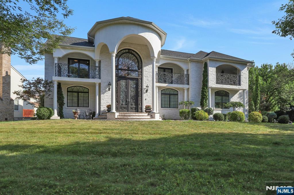 574 Mill Run,Paramus, NJ 07652