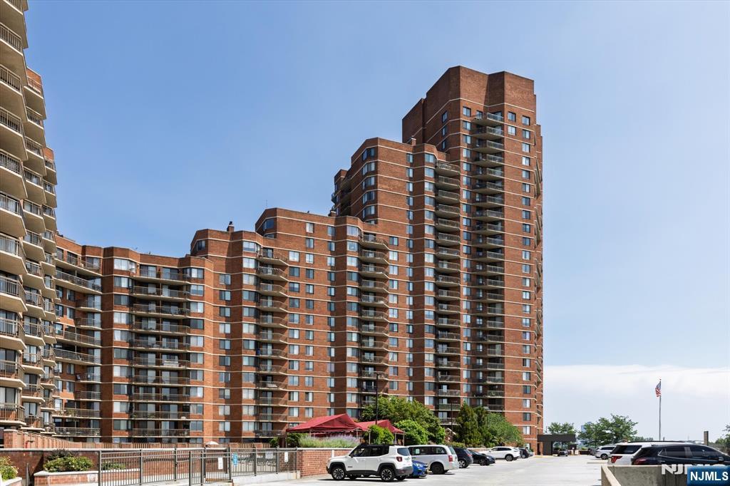 401 Harmon Cove Tower ,Secaucus, NJ 07094