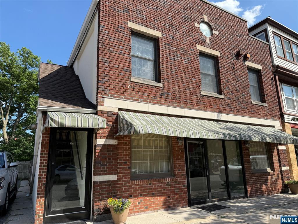 17 Midland Avenue,Montclair, NJ 07042