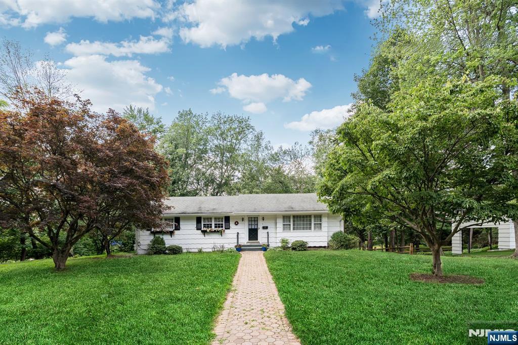 9 Maple Avenue,Demarest, NJ 07627