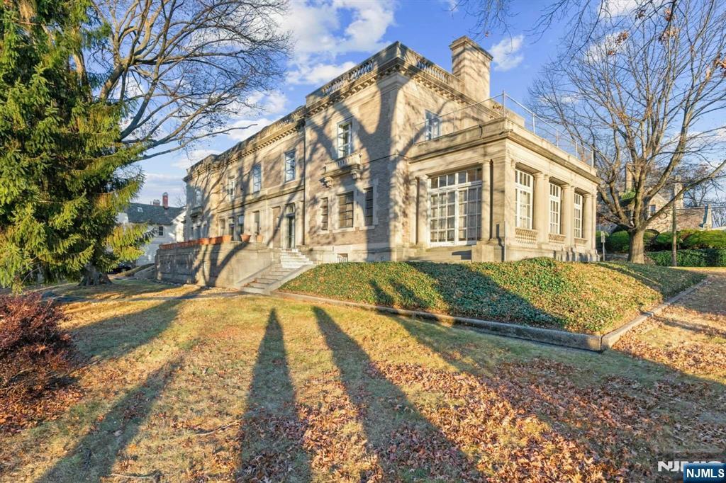 229-235 Ballantine Parkway,Newark, NJ 07104