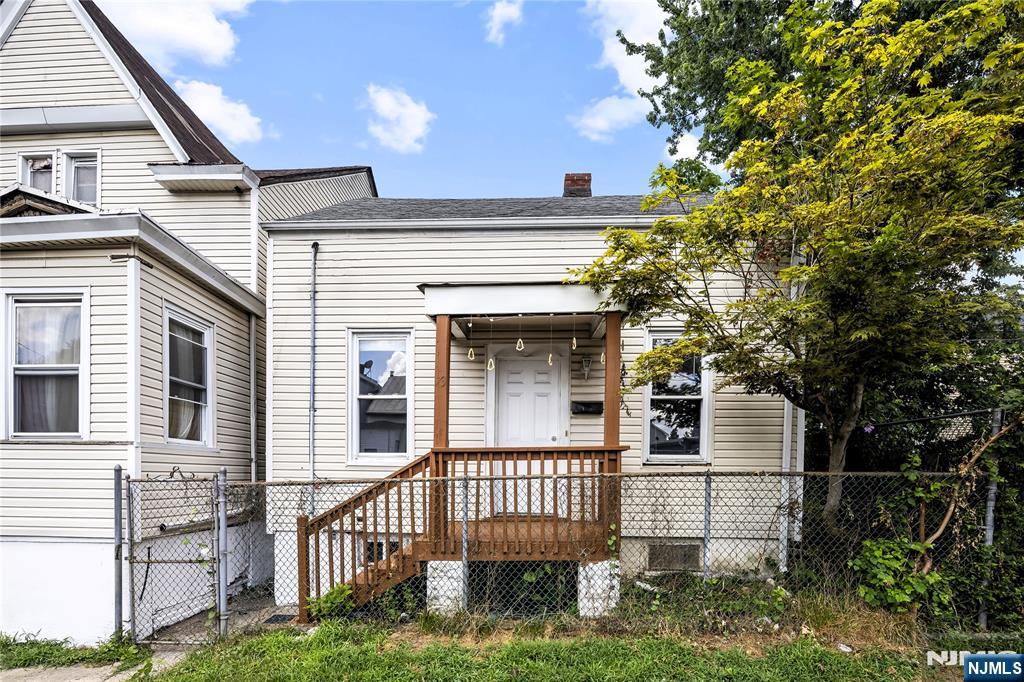 73 6th Street,Paterson, NJ 07522