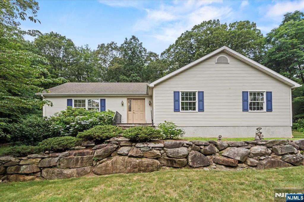 64 Stag Hill Road,Mahwah, NJ 07430