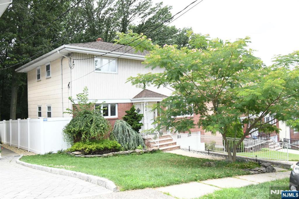 590 Carpenter Place,Ridgefield, NJ 07657