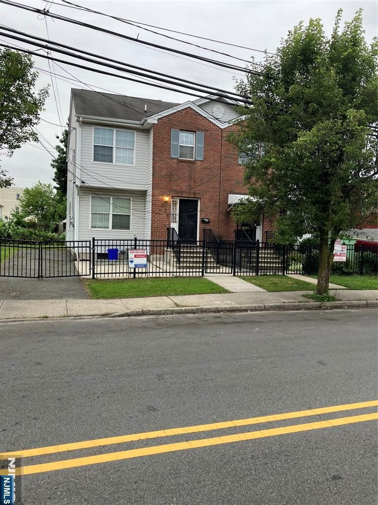 531 15th Avenue,Newark, NJ 07103