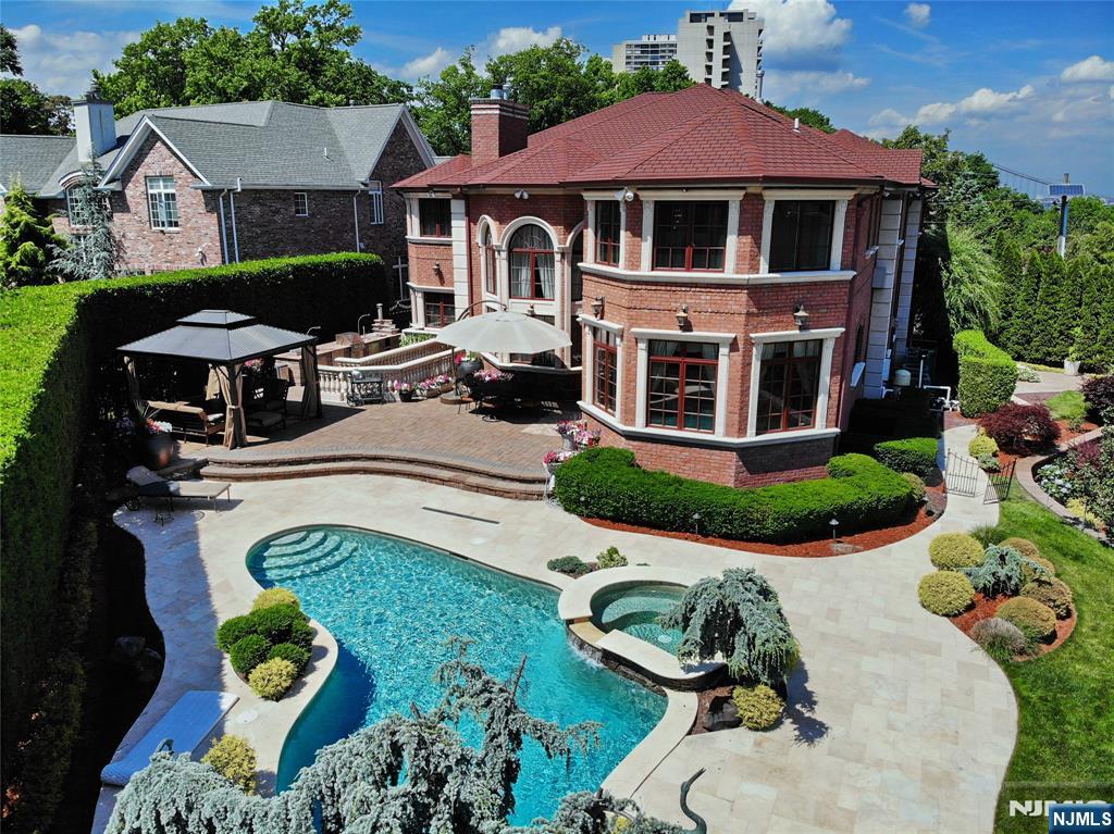 2 Euclid Road,Fort Lee, NJ 07024