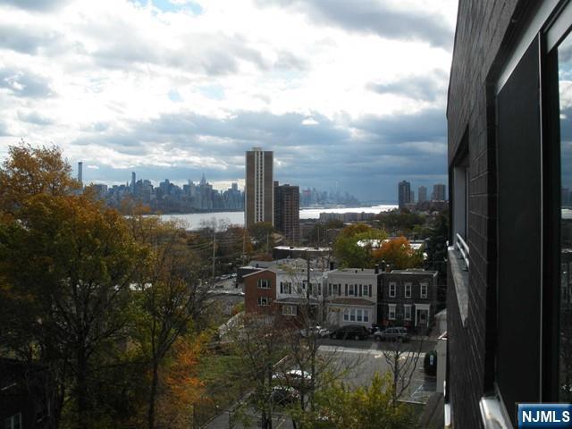 364 PALISADE Avenue,Cliffside Park, NJ 07010