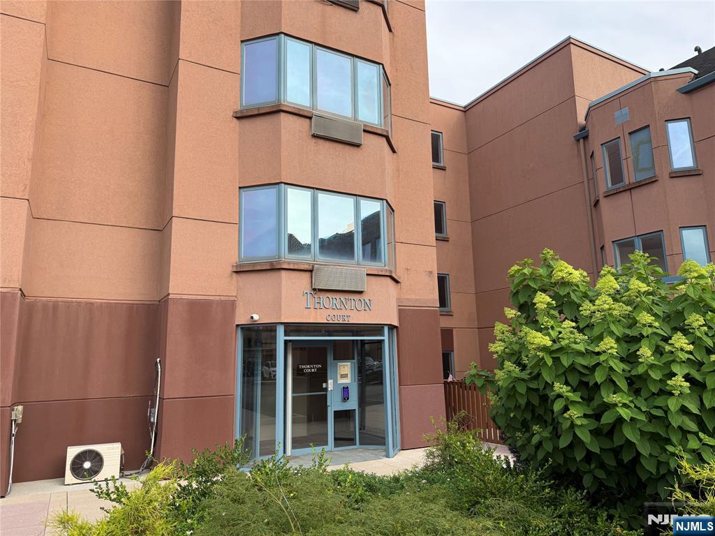 405 Thornton Court,Edgewater, NJ 07020