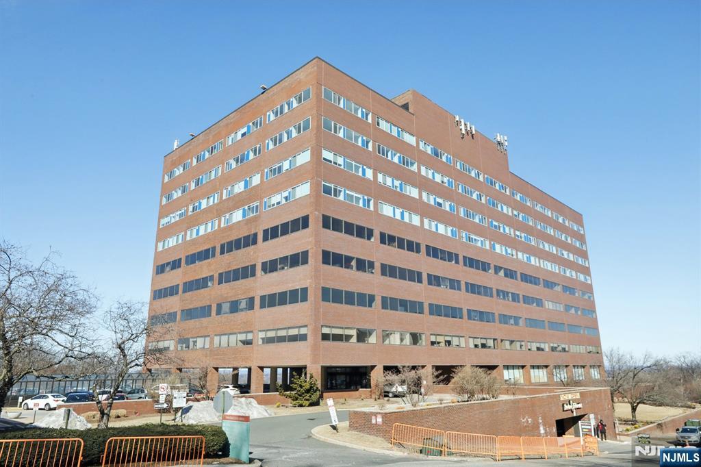 2 Executive Drive,Fort Lee, NJ 07024