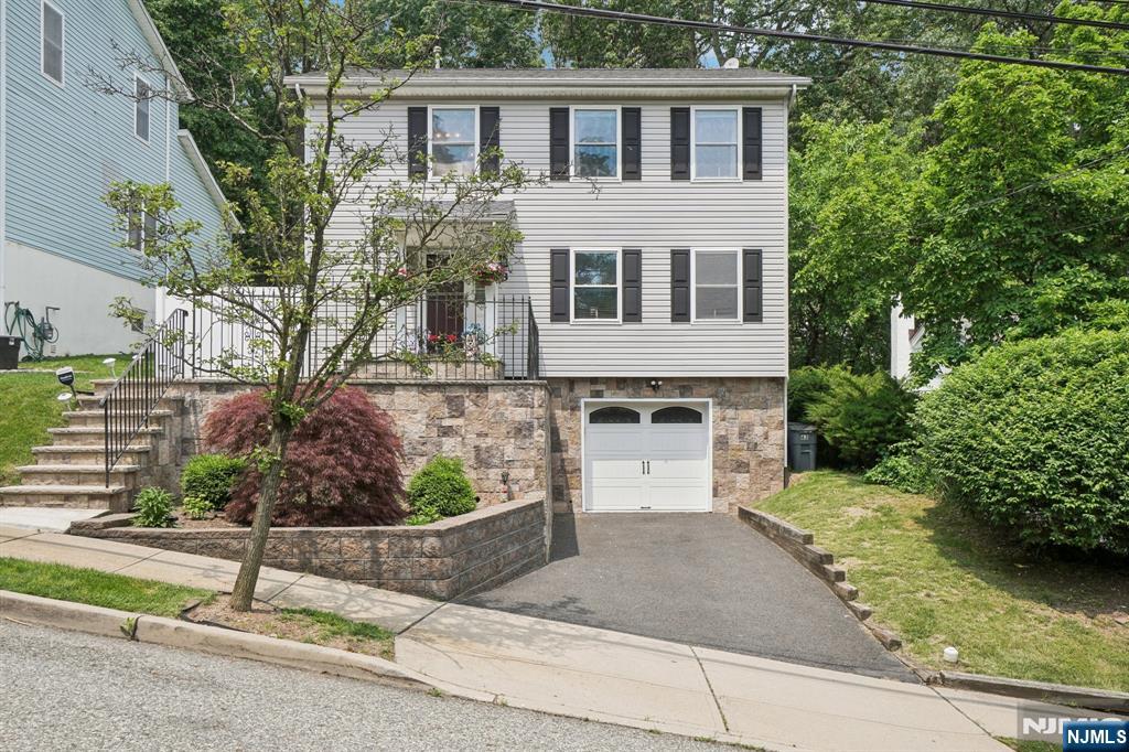 63 Macfarlan Avenue,Hawthorne, NJ 07506