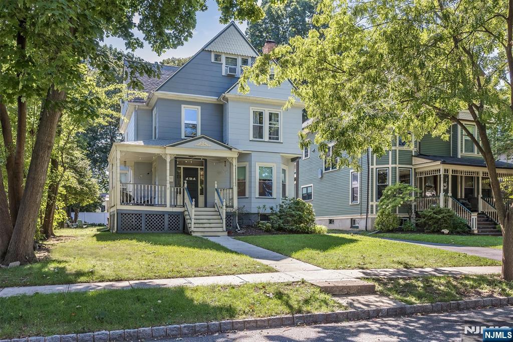 121 Midland Avenue,Montclair, NJ 07042