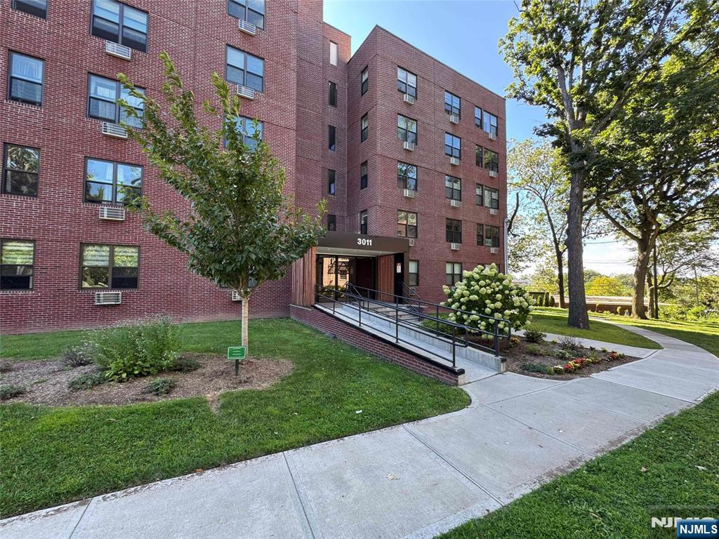 3011 Edwin ,Fort Lee, NJ 07024