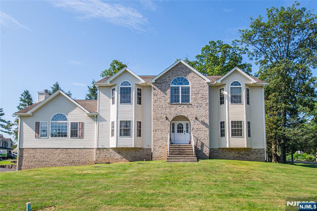 2 Iron Hill,West Milford, NJ 07480