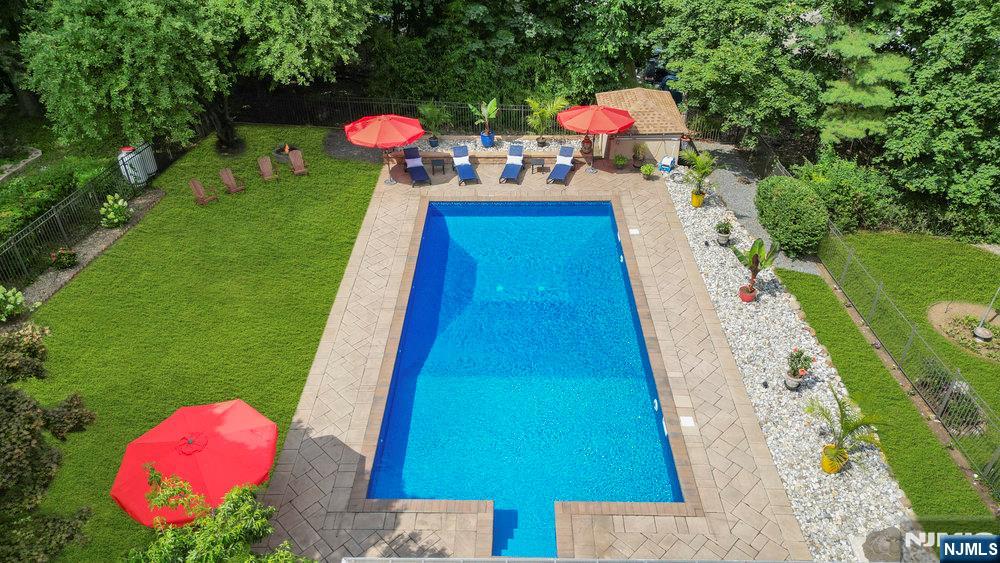 8 Crosby Lane,Oakland, NJ 07436