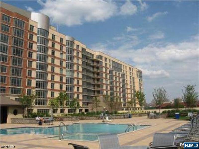 8100 River Road,North Bergen, NJ 07047