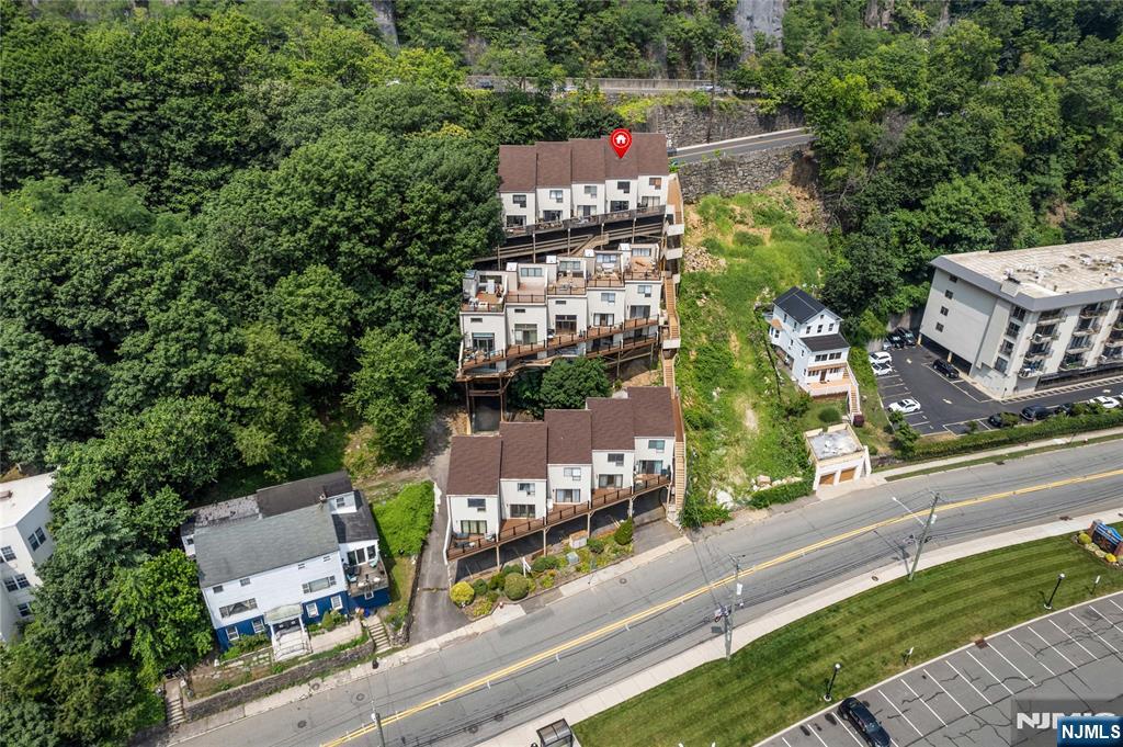 101 Route 5 ,Edgewater, NJ 07020