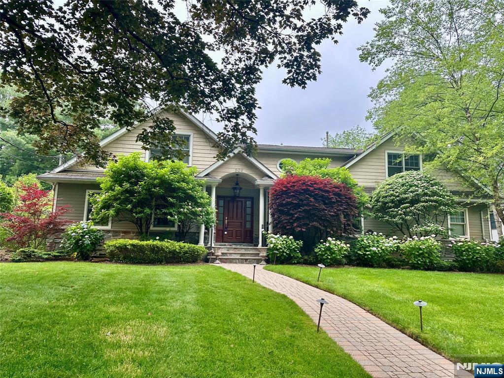 506 Sunderland Road,Teaneck, NJ 07666