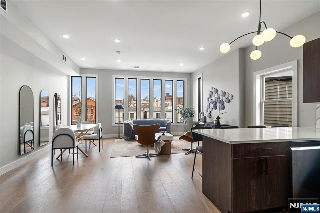 28 Cambridge Avenue,Jersey City, NJ 07307