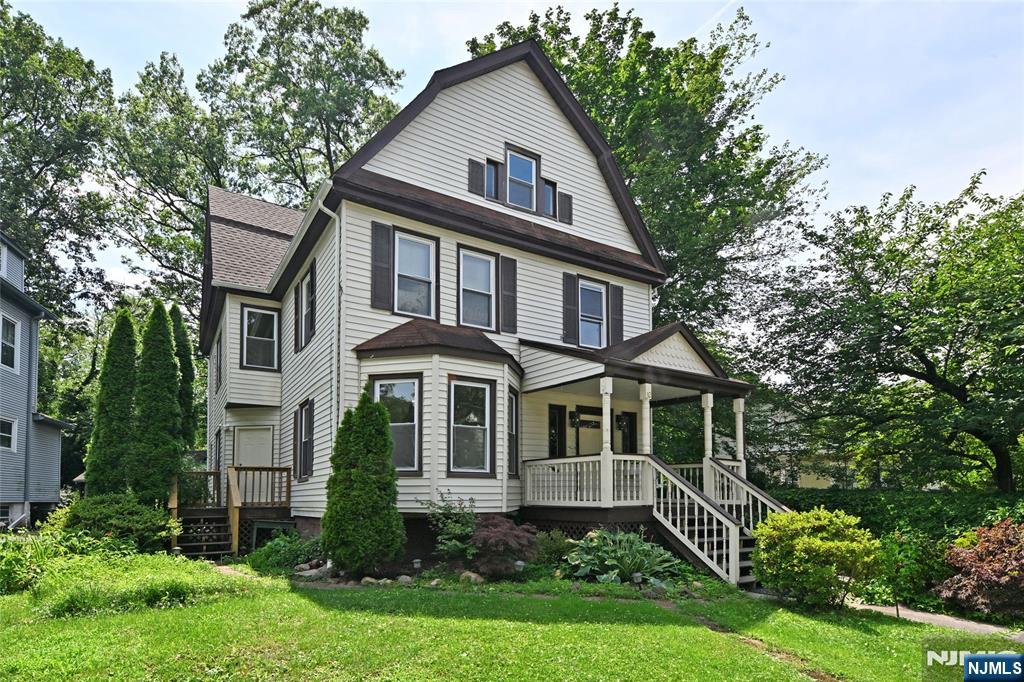 32 Brainard Place,Ridgewood, NJ 07450