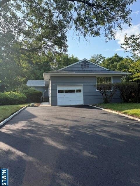 785 Ridgewood Road,Millburn, NJ 07041