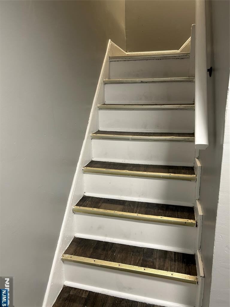 54 4th Street,Paterson, NJ 07522